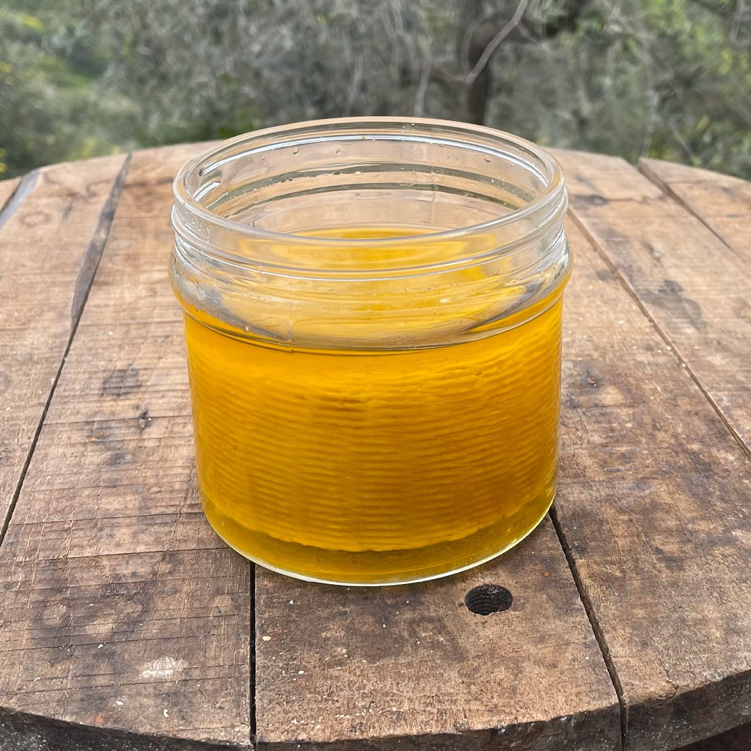 Pecorino affinato in olio extra vergine di oliva prodotto in azienda